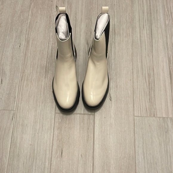 Chelsea Boot - Picture 3 of 6